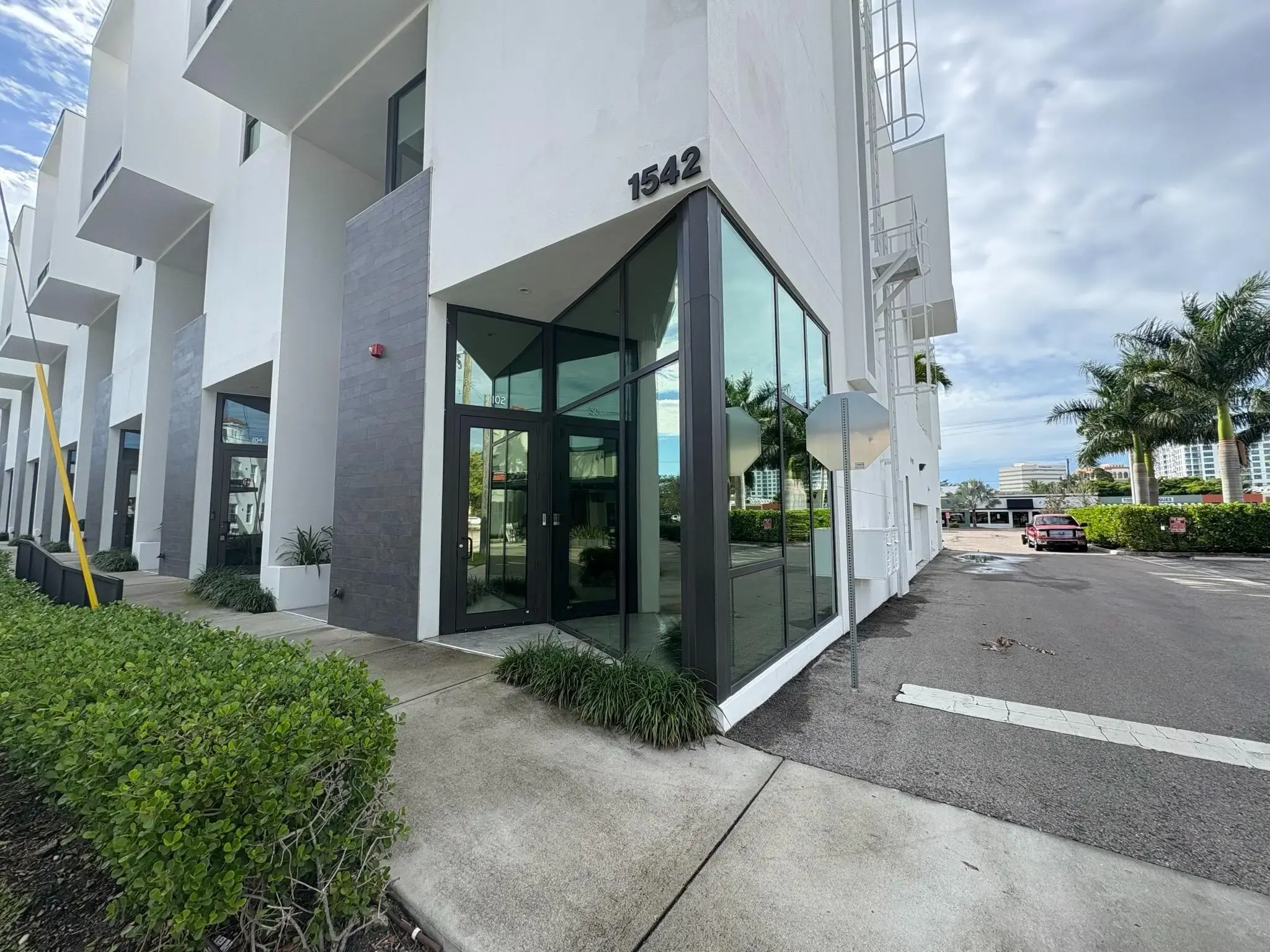 Rapid Blueprint – Sarasota - Exterior view of the print shop